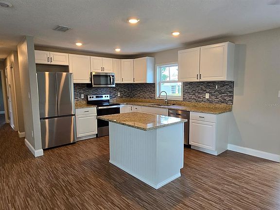 3rd image of 11548 Missouri St