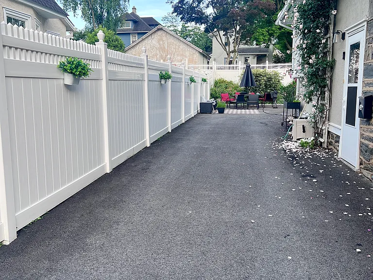 Strathmore Rd — Photo 31