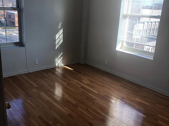 4th image of 1 W 28th St APT 102