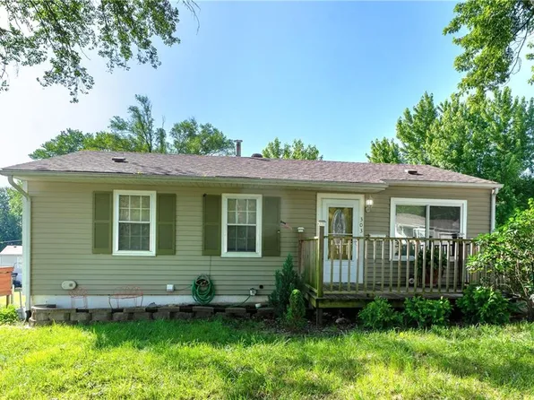 303 E 3rd Dr S, Independence, MO 64050