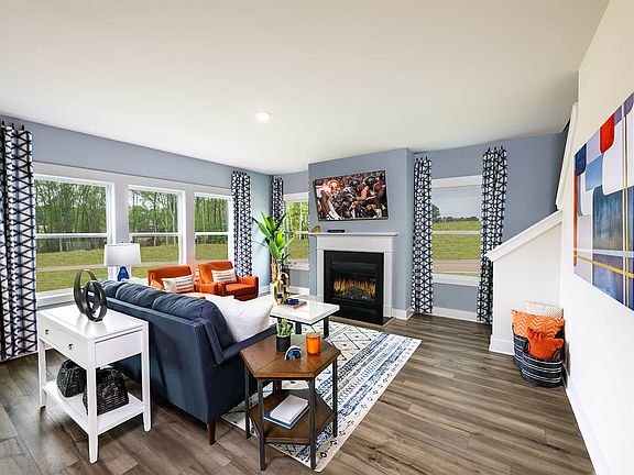 Welcome to the Brentwood Model at Reserve at Arden Woods.