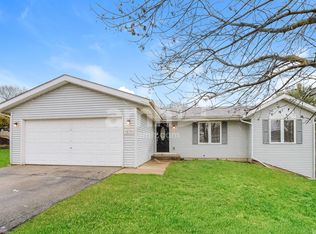 10173 Hawks Pointe Trl, Roscoe, IL 61073