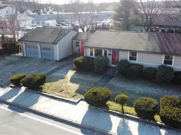 94 Woonasquatucket Ave, North Providence, RI 02911