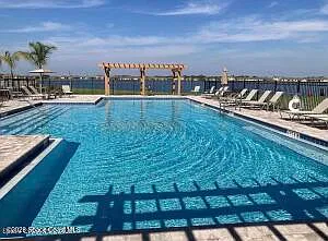 4 bed, 2.0 bath, 1830 sqft, $2,100 — Photo 2