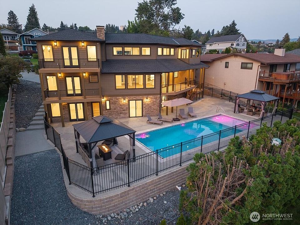 1st image of 755 Wapato Way
