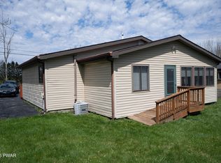 63 Ridgeview Dr, Lake Ariel, PA 18436