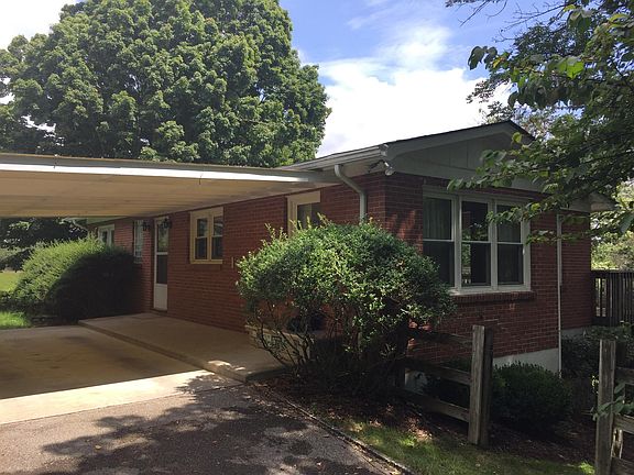 2nd image of 1010 Highland Cir