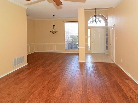 2nd image of 5781 Rockport Ln