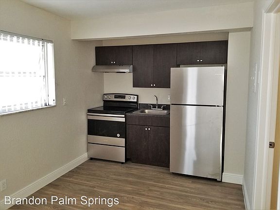 2nd image of 985 Manor Dr #9354368