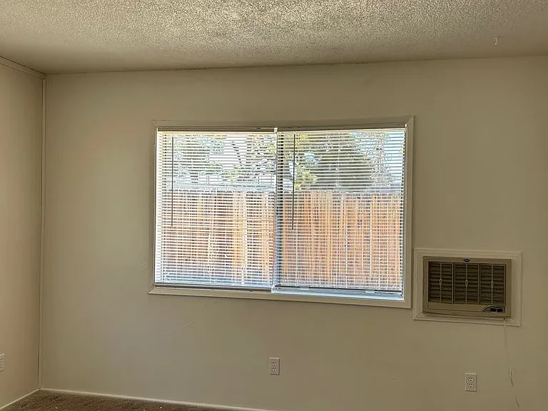 7634 Fox Trl #B — Photo 6