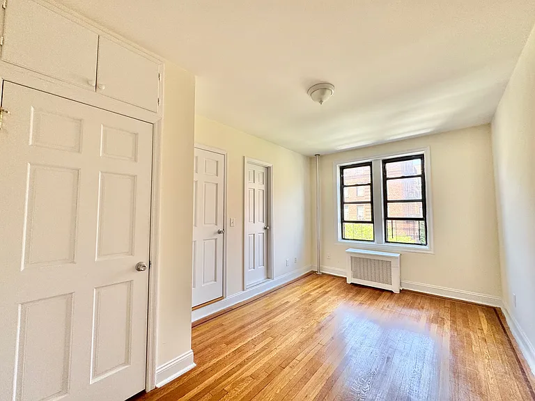 43-33 42nd St #4D — Photo 14