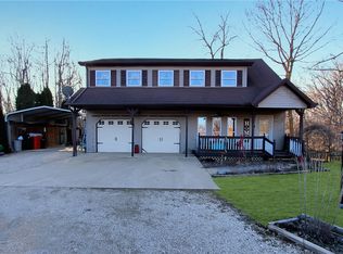 3080 18th St, Charleston, IL 61920