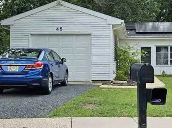 48 Huntington Dr, Southampton, NJ 08088