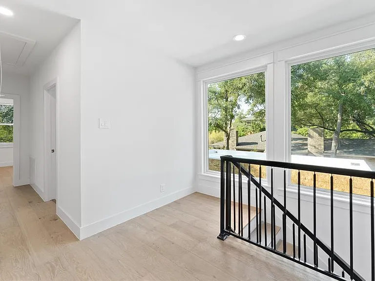 3301 Duval St — Photo 22