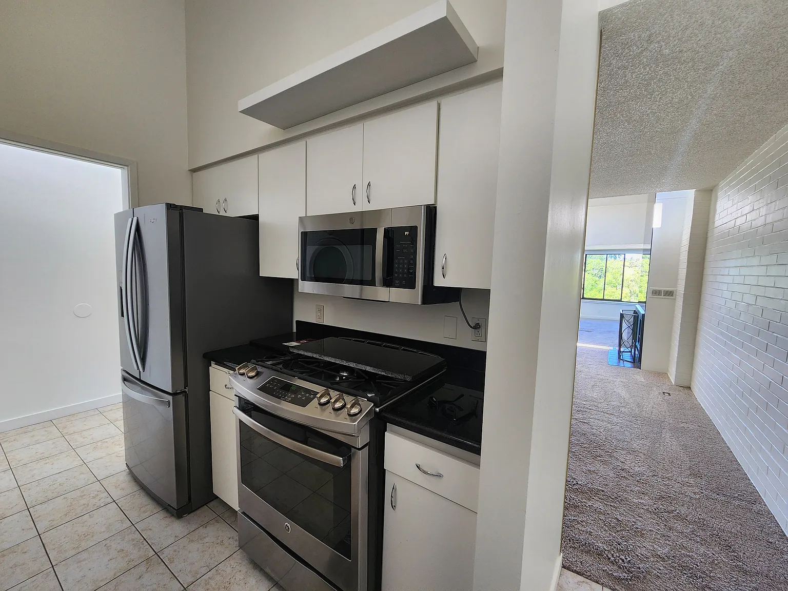 2 bed, 1331 sqft, $2,900 — Photo 4
