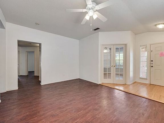 3rd image of 3113 Candlebrook Dr