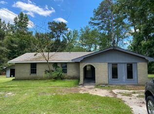 913 Southern Dr, Lumberton, MS 39455