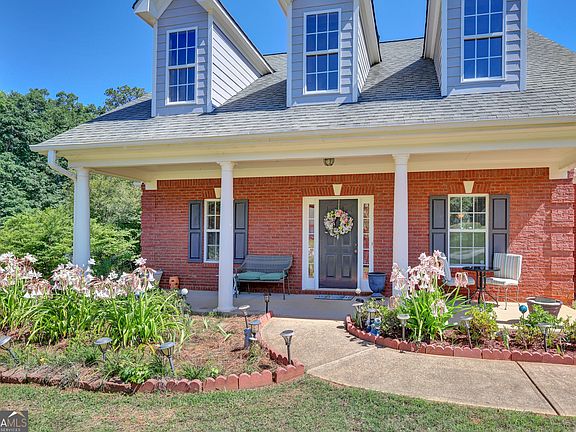 4th image of 95 Blue Grass Way