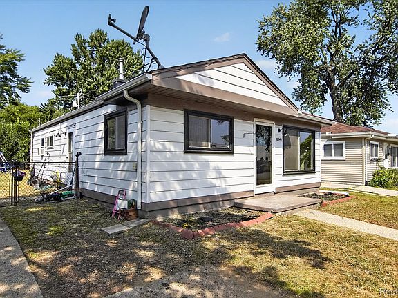 2nd image of 20349 Floral St