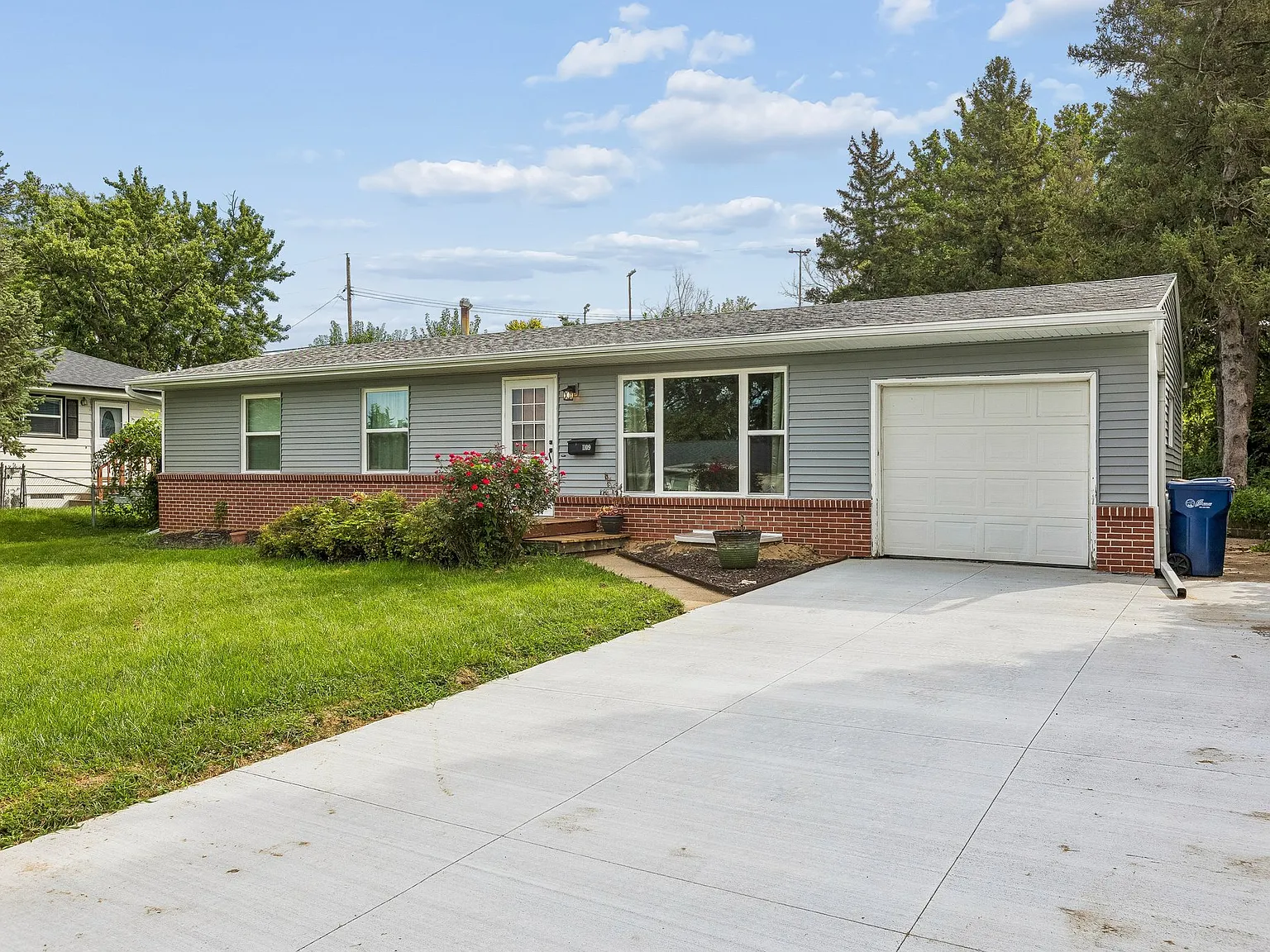 3 bed, 2028 sqft, $2,000 — Photo 3