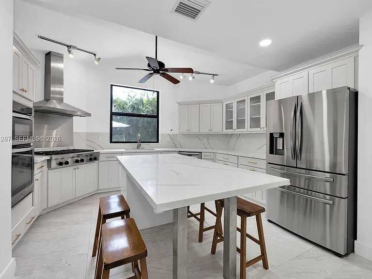 6860 SW 99th Ter — Photo 10