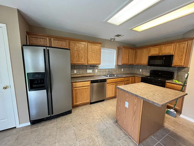 11313 Dodge Cattle Dr — Photo 13