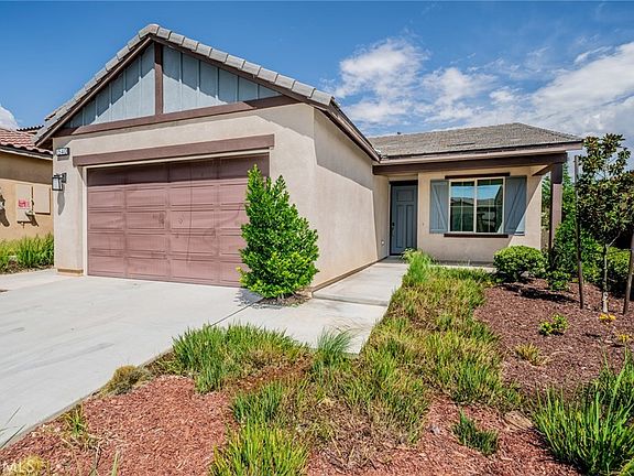 2nd image of 1540 Pinyon Ln