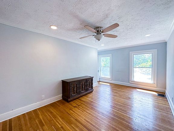 3rd image of 749 Woodruff Place East Dr APT C