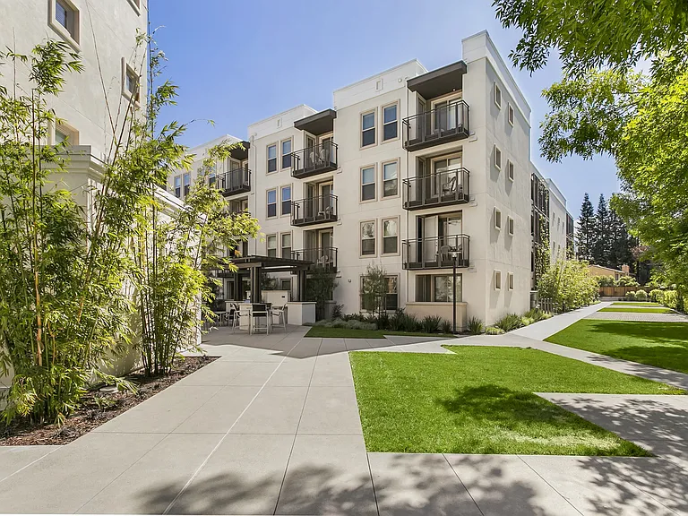 Cirrus Redwood City — Photo 29