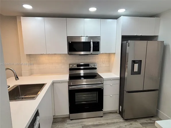 10304 Sunrise Lakes Blvd APT 209, Fort Lauderdale, FL 33322