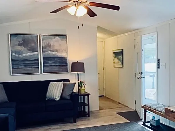 10 Francis Street, East Wareham, MA 02538