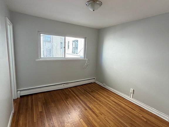 4th image of 93 Wagner Pl #B2