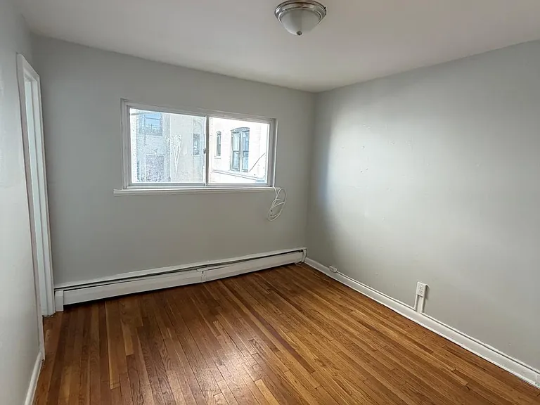 93 Wagner Pl #B2 — Photo 4
