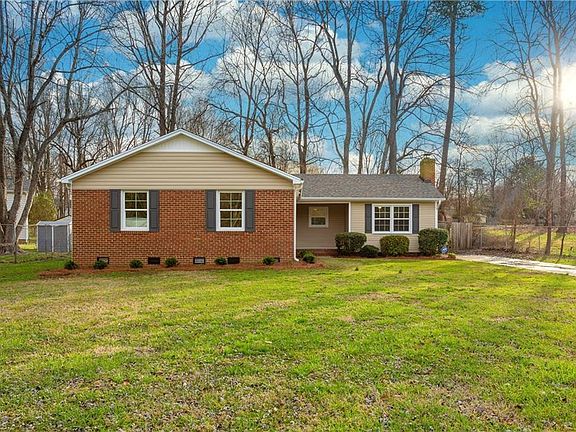 2nd image of 3303 Woodcreek Dr