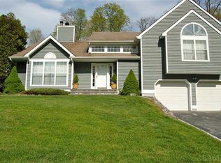 14 E Hill Rd, Cortlandt Manor, NY 10567