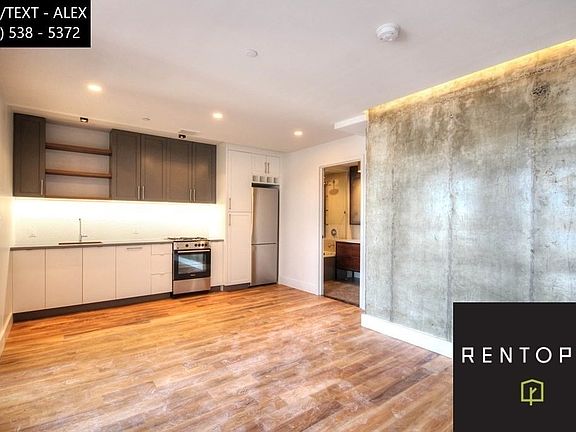 4th image of 310 Graham Ave #5R