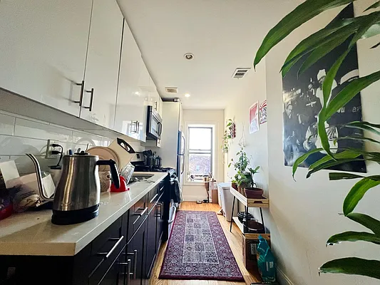 Rented by EXR | media 19