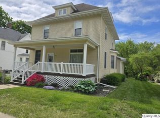 722 Wabash Ave, Carthage, IL 62321