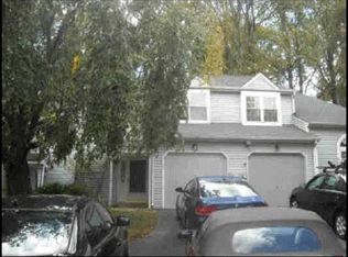 440 Whittier Dr, Feasterville Trevose, PA 19053