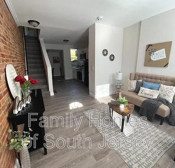 3205 Latona St — Photo 7