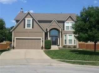 15230 S Roth Dr, Olathe, KS 66062