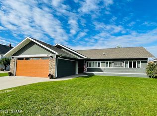 404 Hougen St S, Northwood, ND 58267