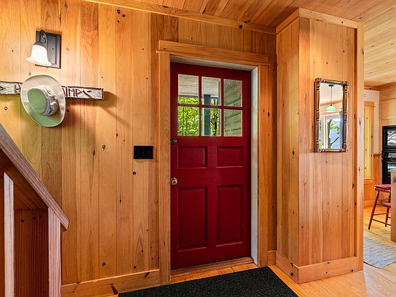 3rd image of 45 Snow Shoe Way