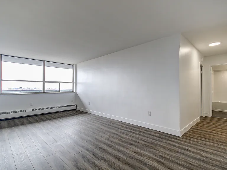 370 Ridelle Ave — Photo 33