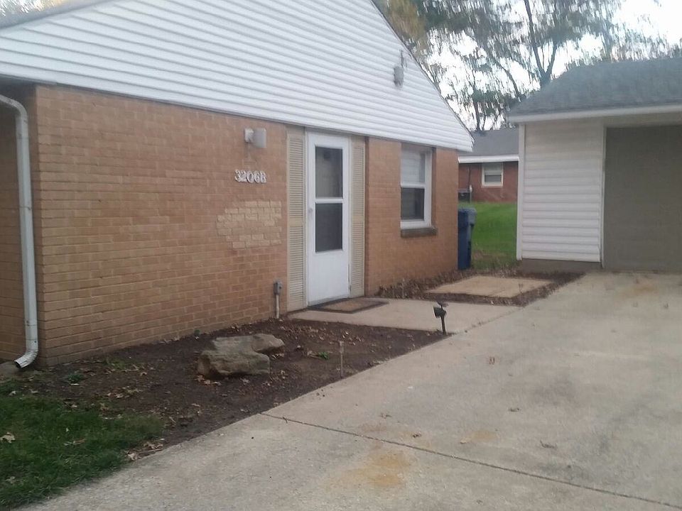 2nd image of 3206 Cameron Dr APT B