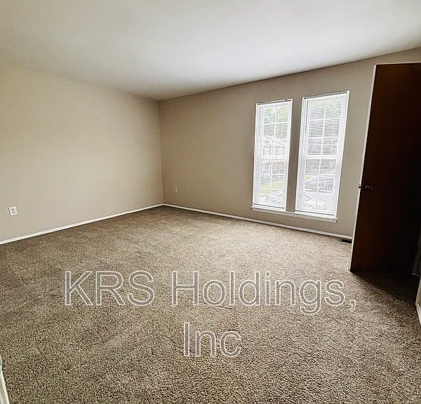 817 Pleasant St — Photo 27