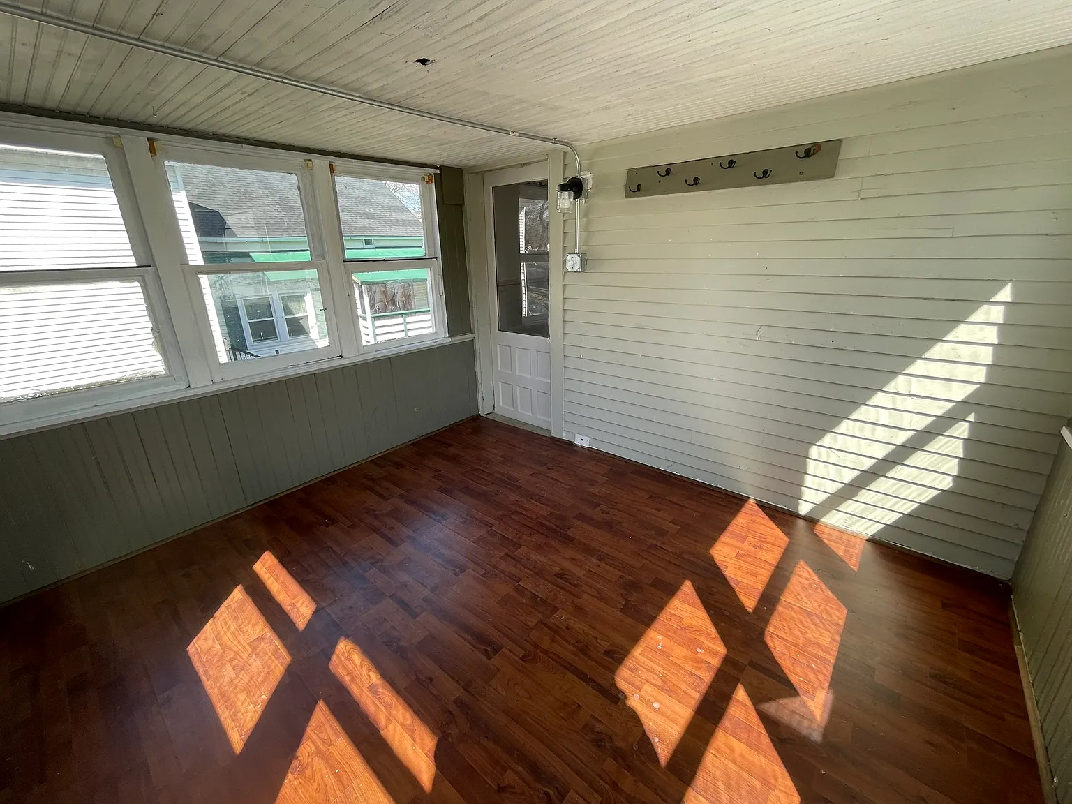 132 Weaver St — Photo 2