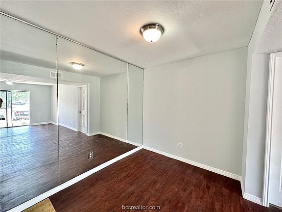 5th image of 904 University Dr #133