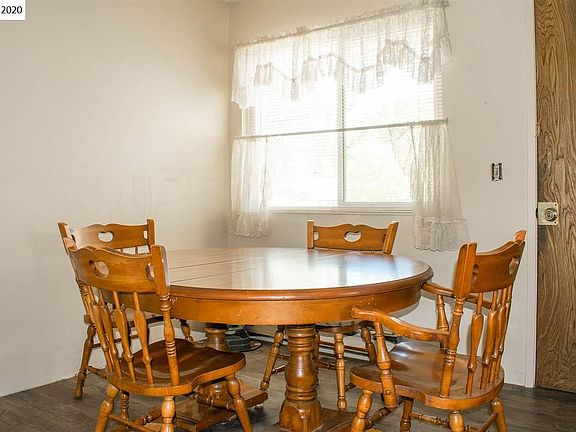 4th image of 563 Lakewood Way