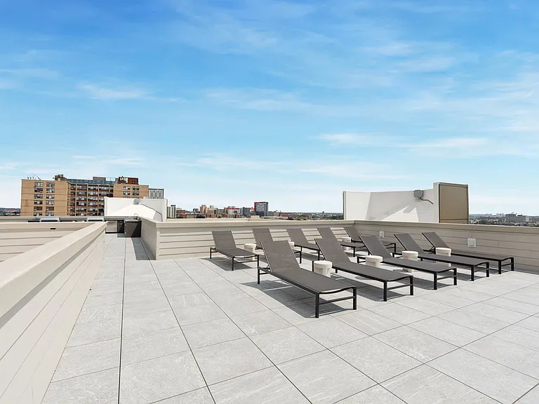 The Lyle on Broad — Photo 32
